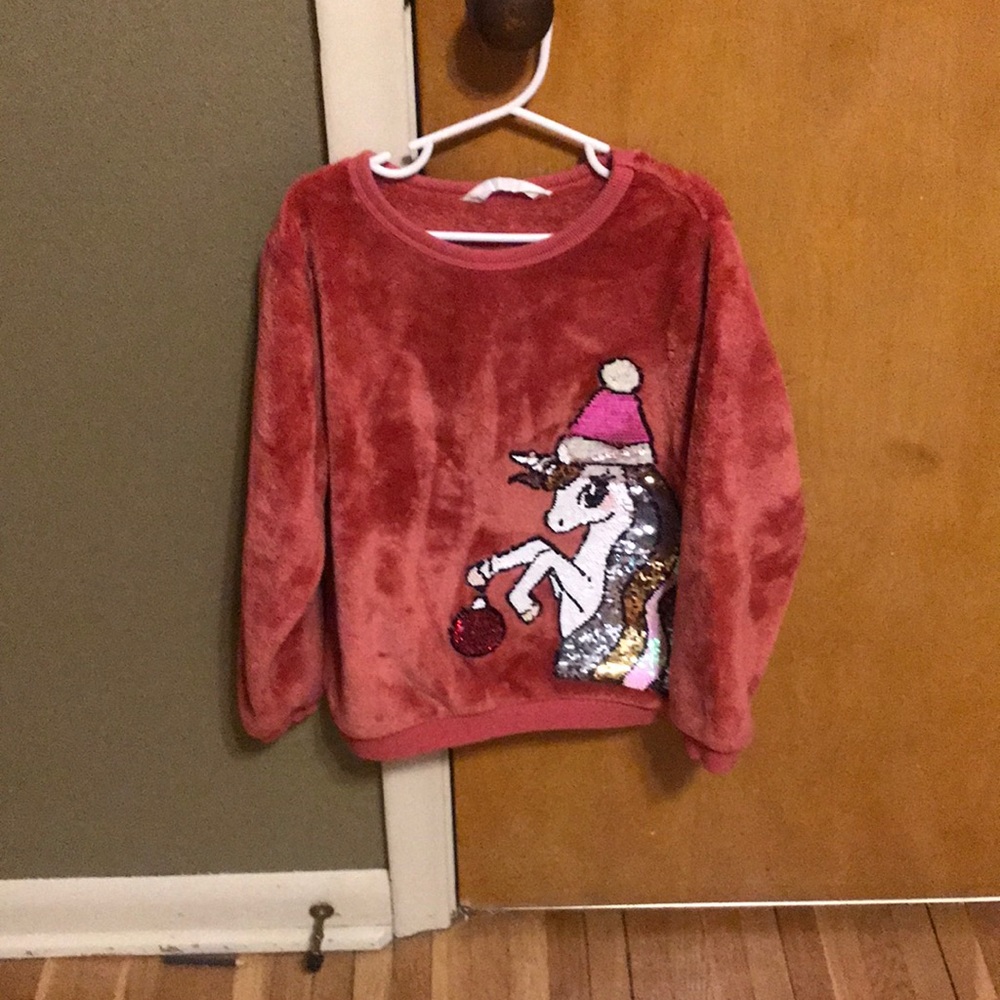 Girls holiday sweater.